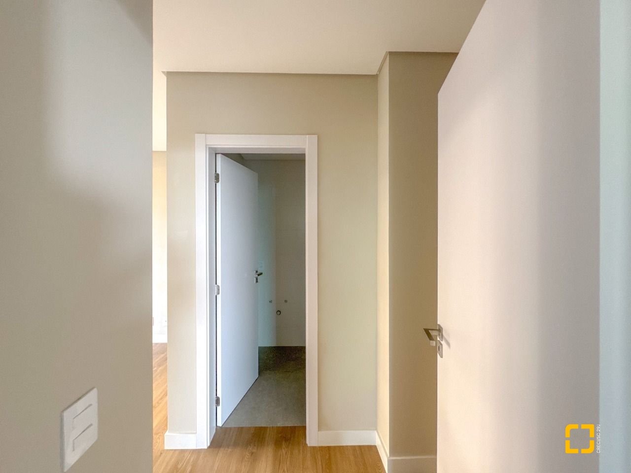 Apartamento com 148m², 6 quartos (sendo 3 suítes), 2 garagens, no bairro Jurerê em Florianópolis
