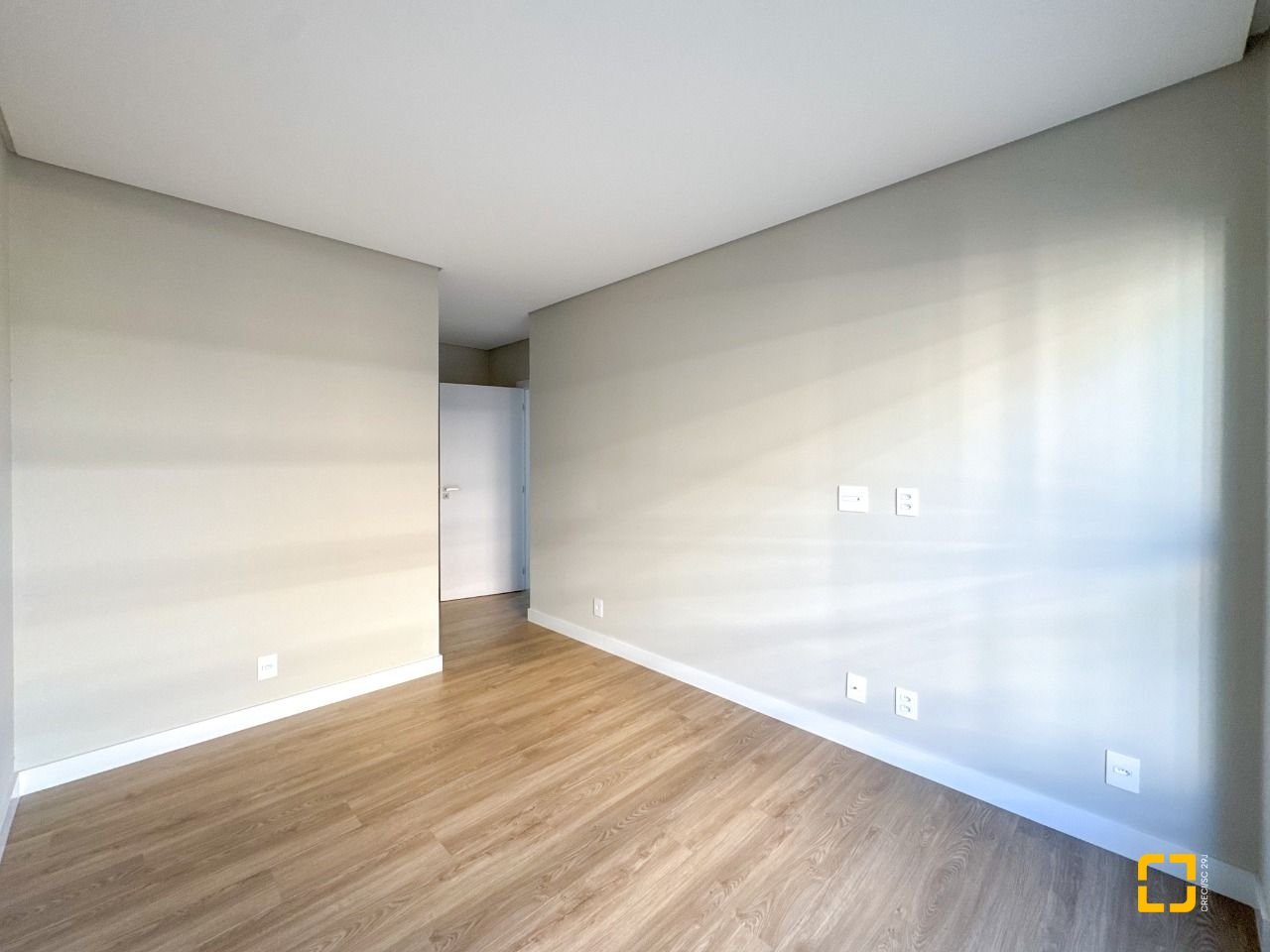 Apartamento com 148m², 6 quartos (sendo 3 suítes), 2 garagens, no bairro Jurerê em Florianópolis