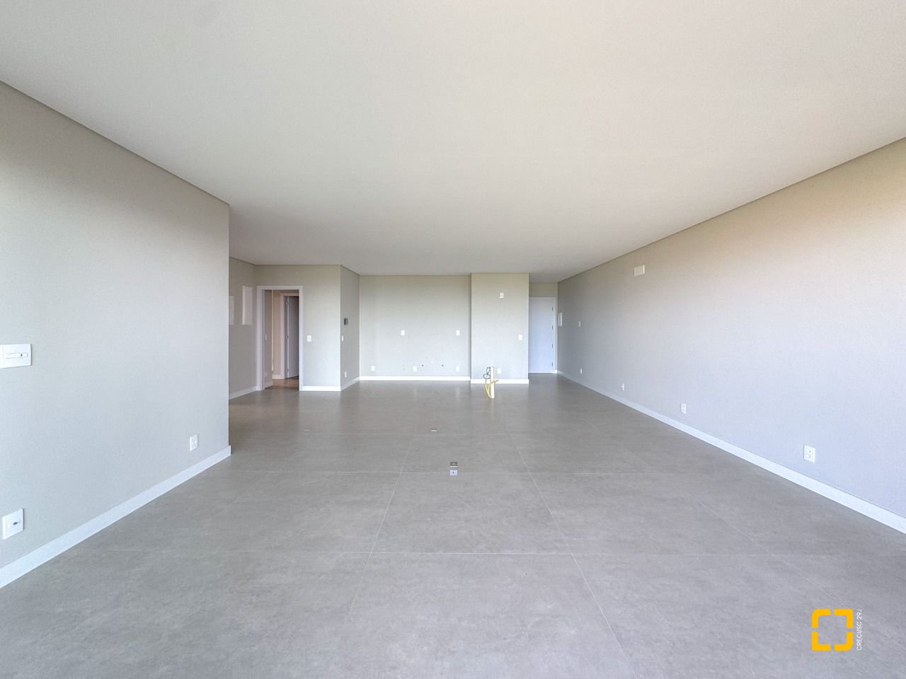 Apartamento com 148m², 6 quartos (sendo 3 suítes), 2 garagens, no bairro Jurerê em Florianópolis