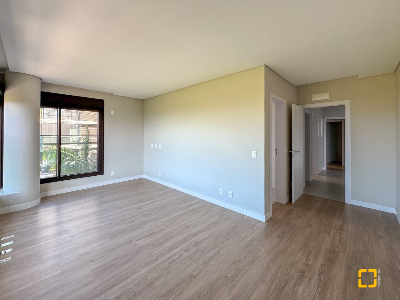 Apartamento com 148m², 6 quartos (sendo 3 suítes), 2 garagens, no bairro Jurerê em Florianópolis