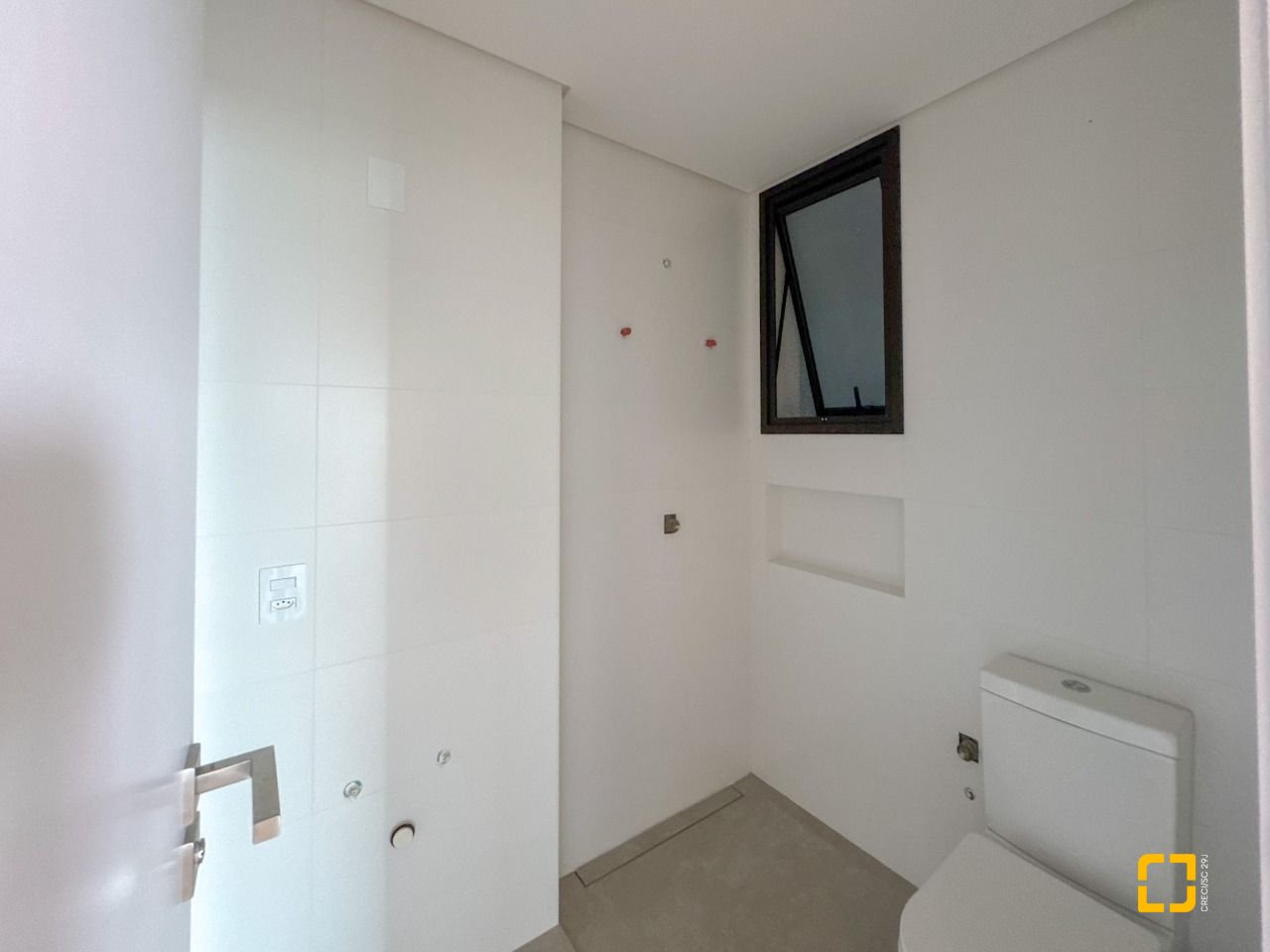 Apartamento com 148m², 6 quartos (sendo 3 suítes), 2 garagens, no bairro Jurerê em Florianópolis
