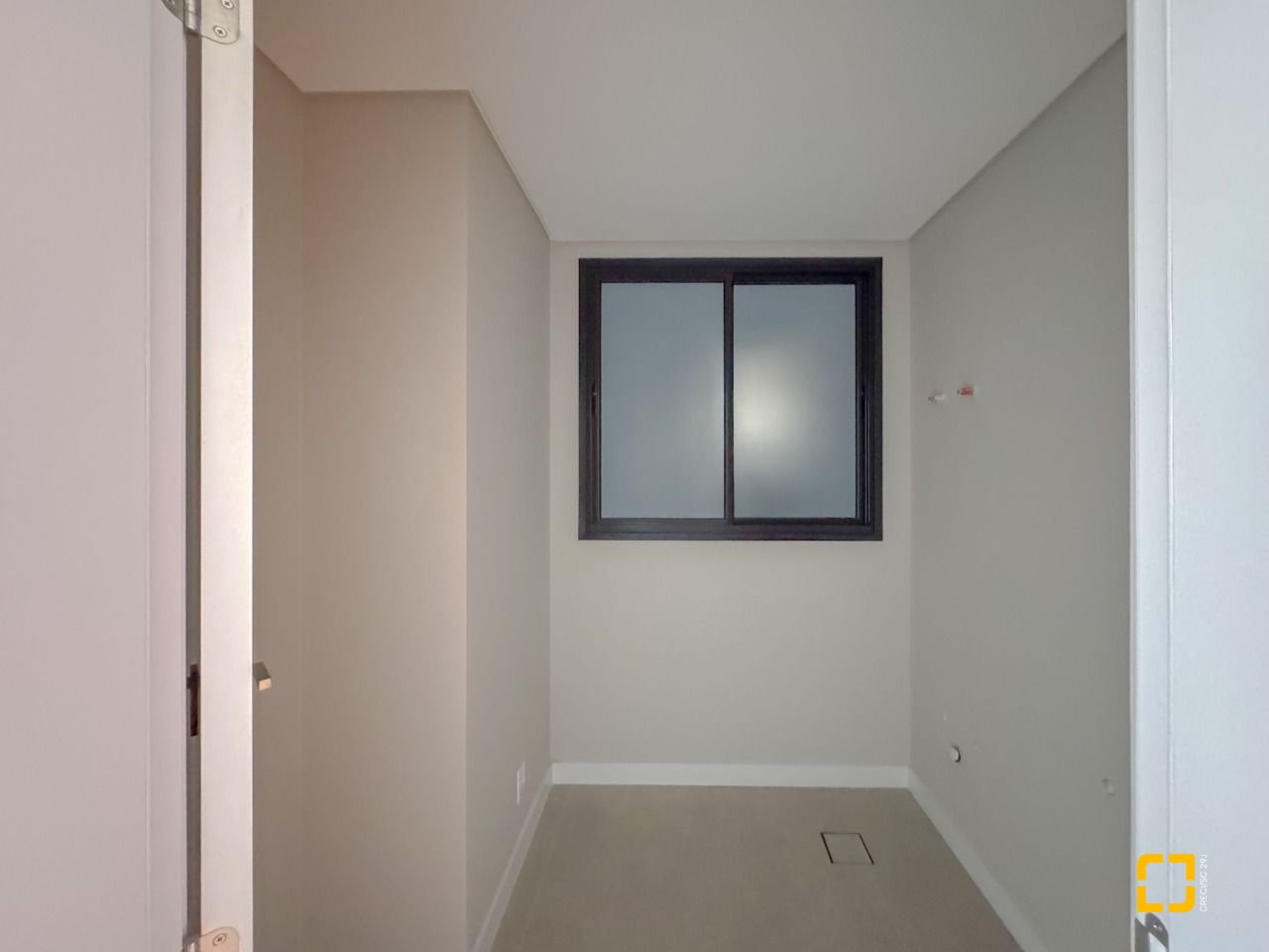 Apartamento com 148m², 6 quartos (sendo 3 suítes), 2 garagens, no bairro Jurerê em Florianópolis