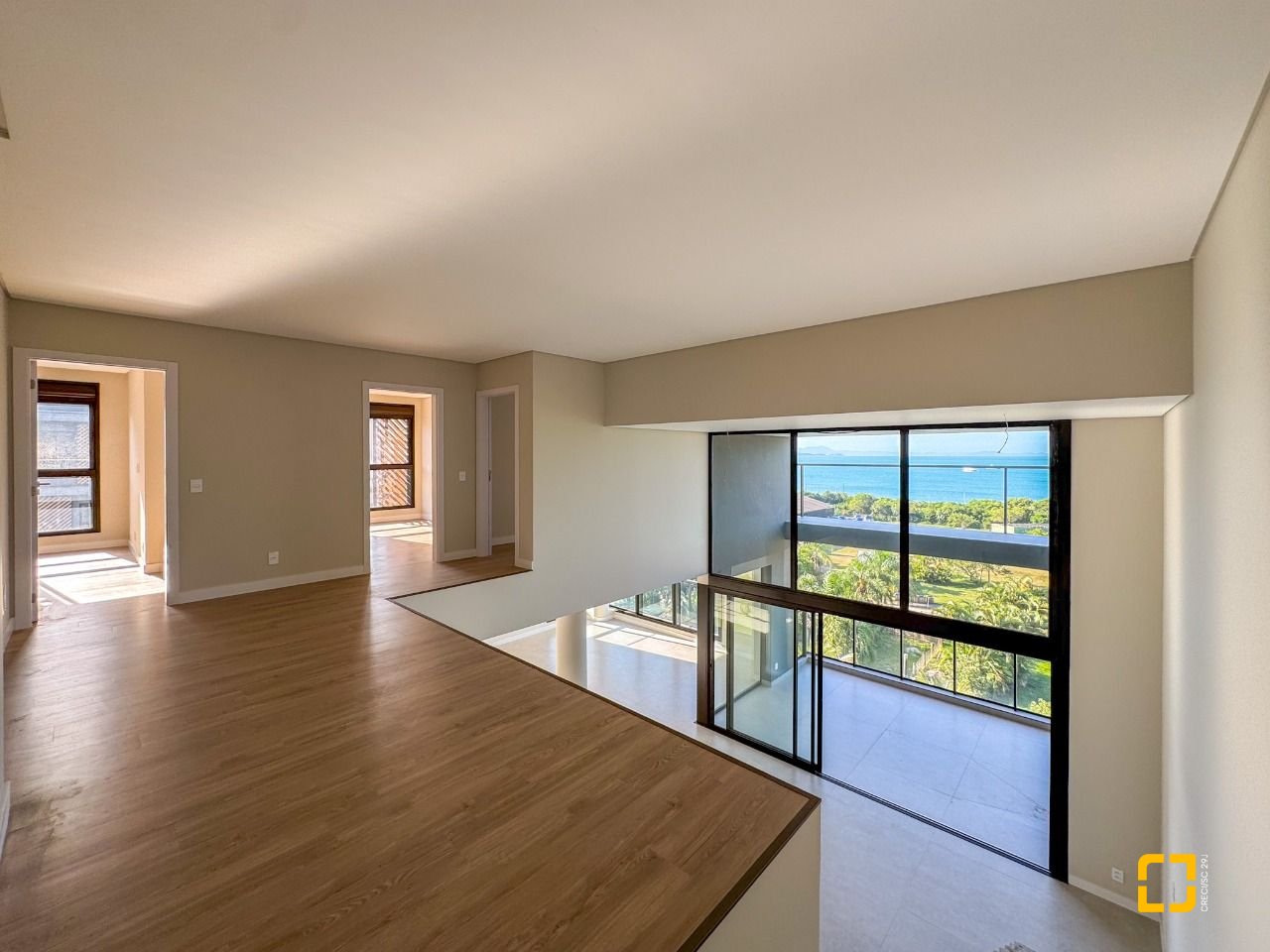 Apartamento com 236m², 6 quartos (sendo 3 suítes), 2 garagens, no bairro Jurerê em Florianópolis