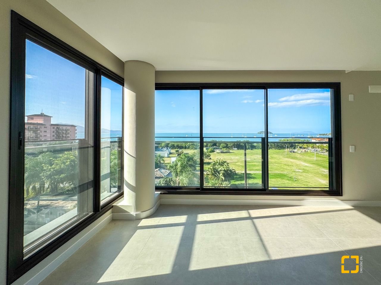 Apartamento com 236m², 6 quartos (sendo 3 suítes), 2 garagens, no bairro Jurerê em Florianópolis
