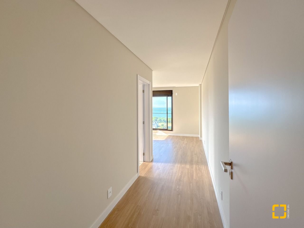 Apartamento com 236m², 6 quartos (sendo 3 suítes), 2 garagens, no bairro Jurerê em Florianópolis