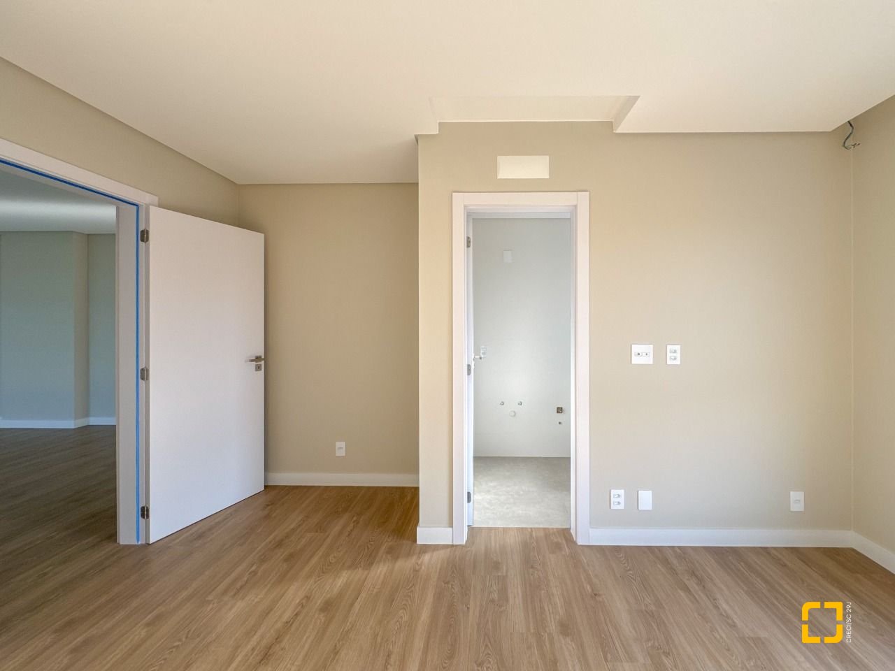 Apartamento com 236m², 6 quartos (sendo 3 suítes), 2 garagens, no bairro Jurerê em Florianópolis