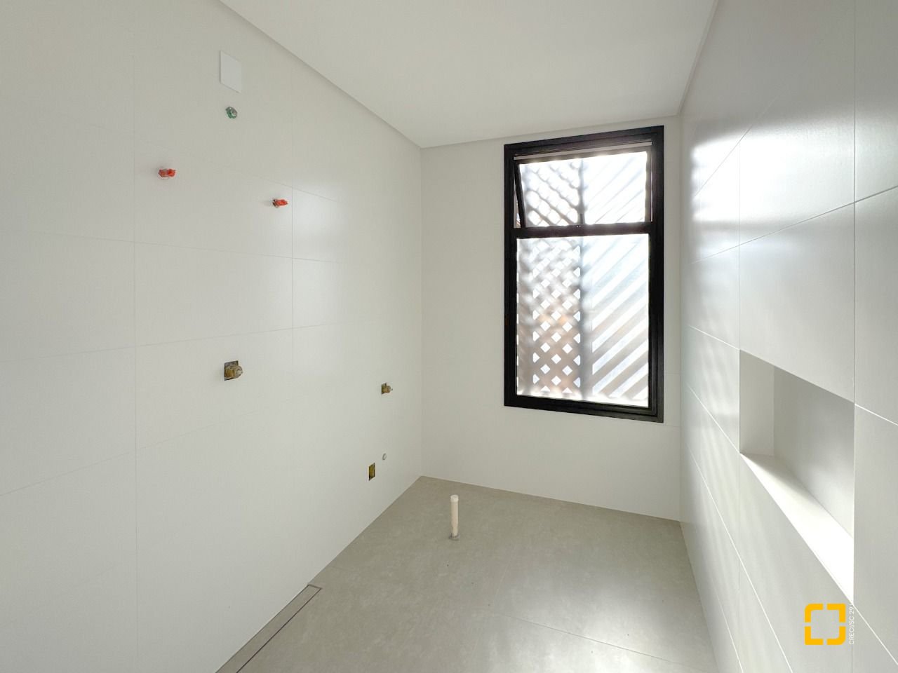 Apartamento com 236m², 6 quartos (sendo 3 suítes), 2 garagens, no bairro Jurerê em Florianópolis