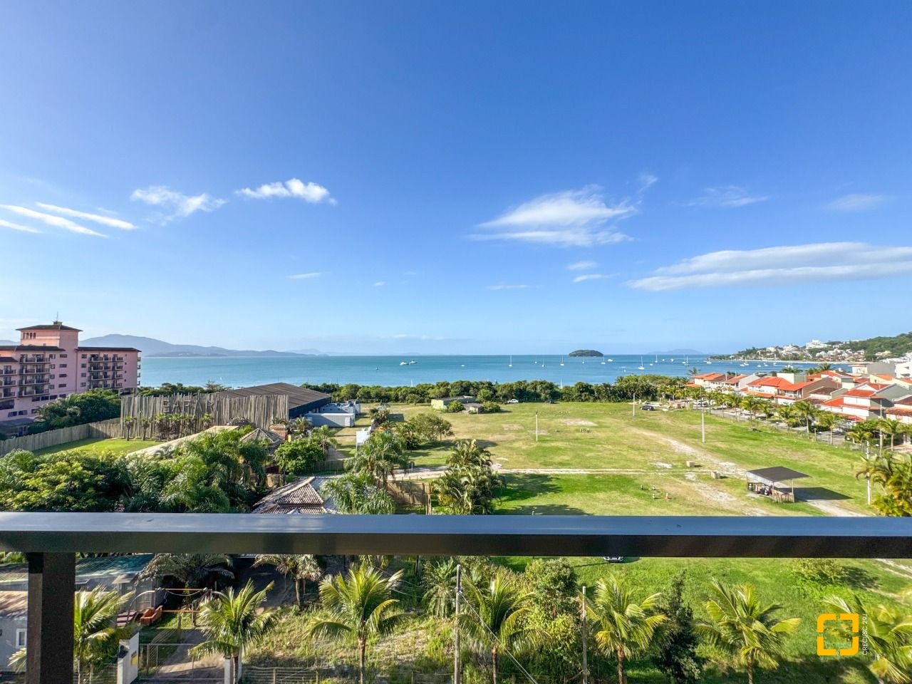 Apartamento com 236m², 6 quartos (sendo 3 suítes), 2 garagens, no bairro Jurerê em Florianópolis