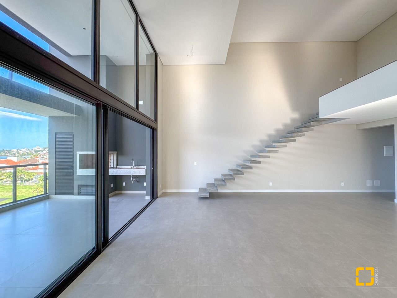 Apartamento com 236m², 6 quartos (sendo 3 suítes), 2 garagens, no bairro Jurerê em Florianópolis
