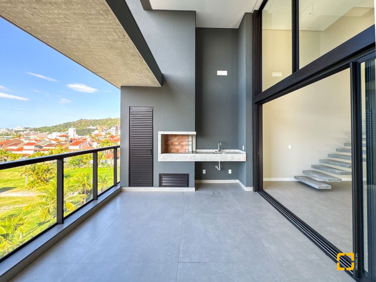 Apartamento com 236m², 6 quartos (sendo 3 suítes), 2 garagens, no bairro Jurerê em Florianópolis