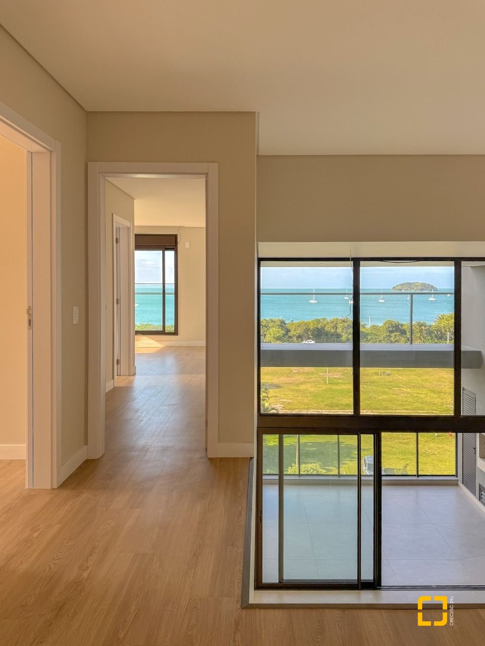 Apartamento com 236m², 6 quartos (sendo 3 suítes), 2 garagens, no bairro Jurerê em Florianópolis