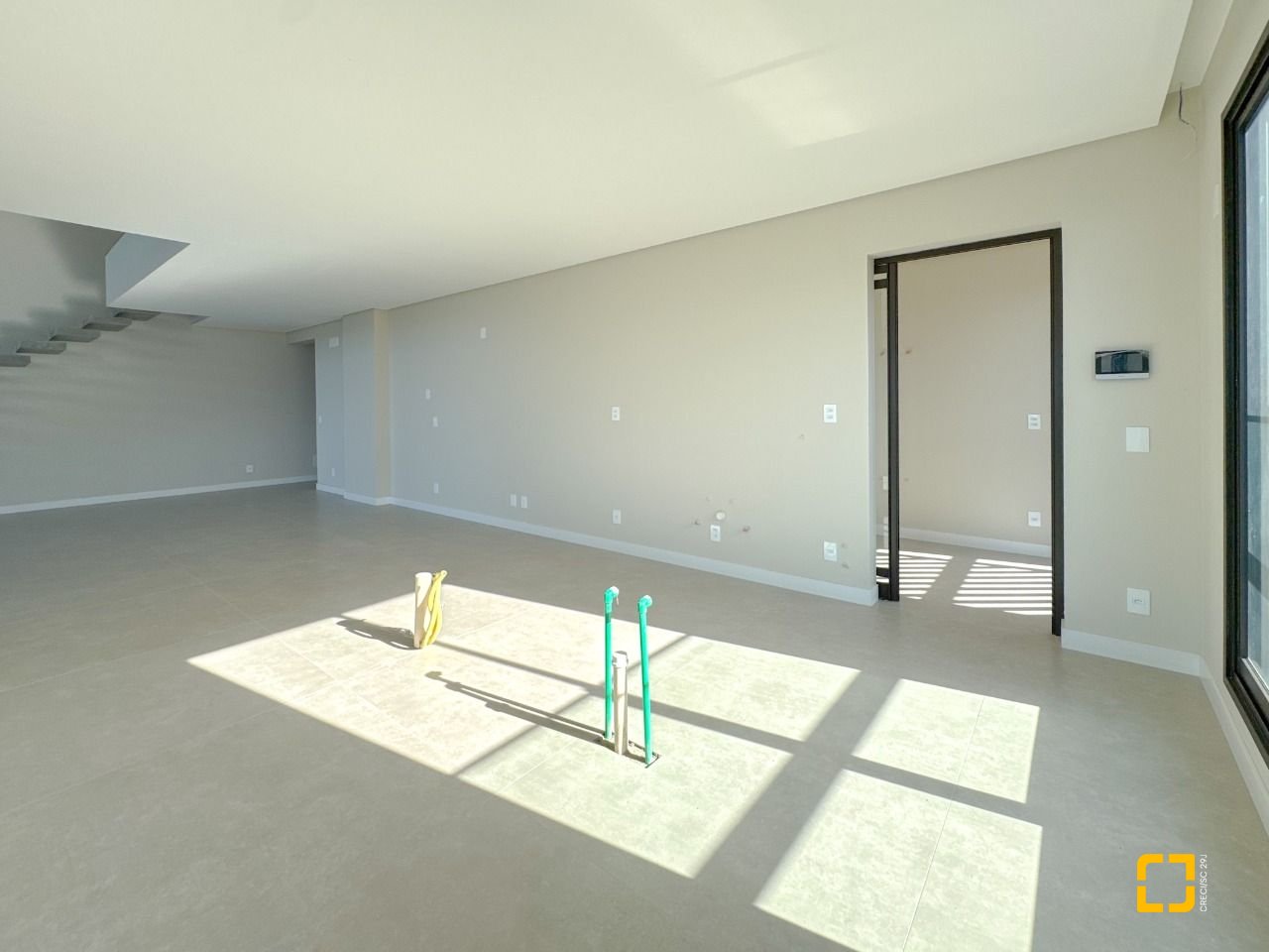 Apartamento com 236m², 6 quartos (sendo 3 suítes), 2 garagens, no bairro Jurerê em Florianópolis