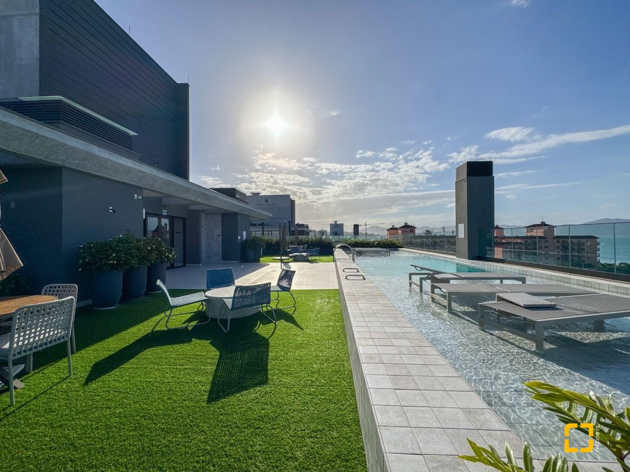 Apartamento com 236m², 6 quartos (sendo 3 suítes), 2 garagens, no bairro Jurerê em Florianópolis