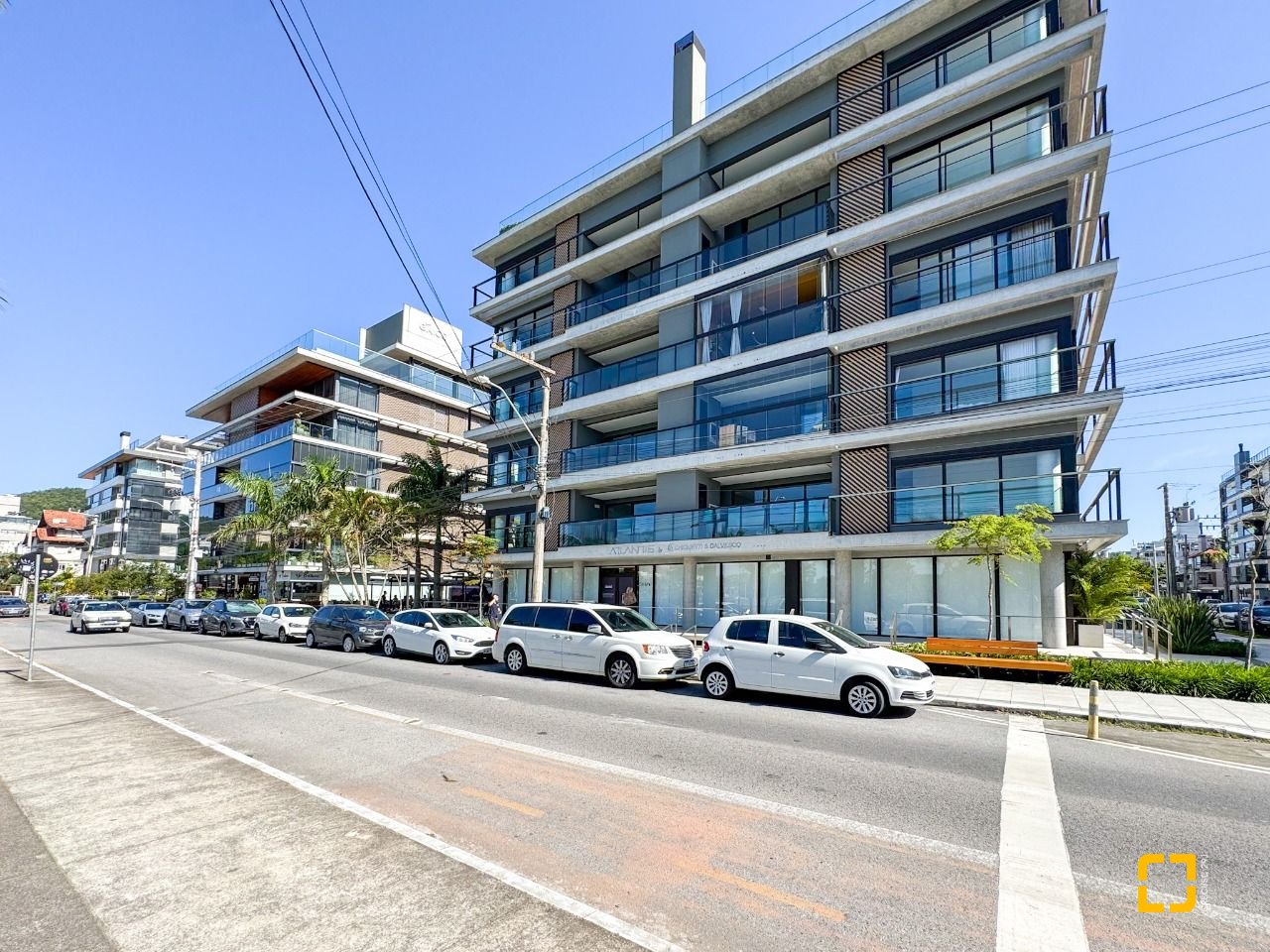 Apartamento com 236m², 6 quartos (sendo 3 suítes), 2 garagens, no bairro Jurerê em Florianópolis