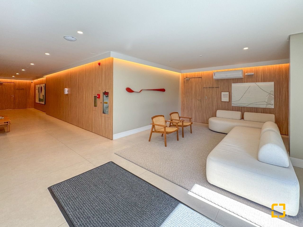 Apartamento com 236m², 6 quartos (sendo 3 suítes), 2 garagens, no bairro Jurerê em Florianópolis