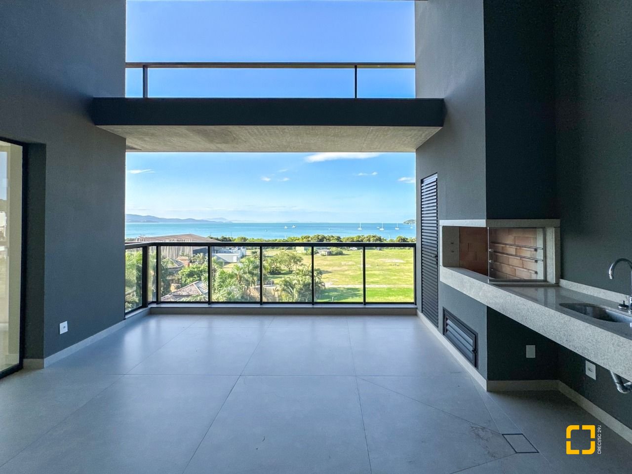 Apartamento com 236m², 3 quartos (sendo 3 suítes), 2 garagens, no bairro Jurerê em Florianópolis