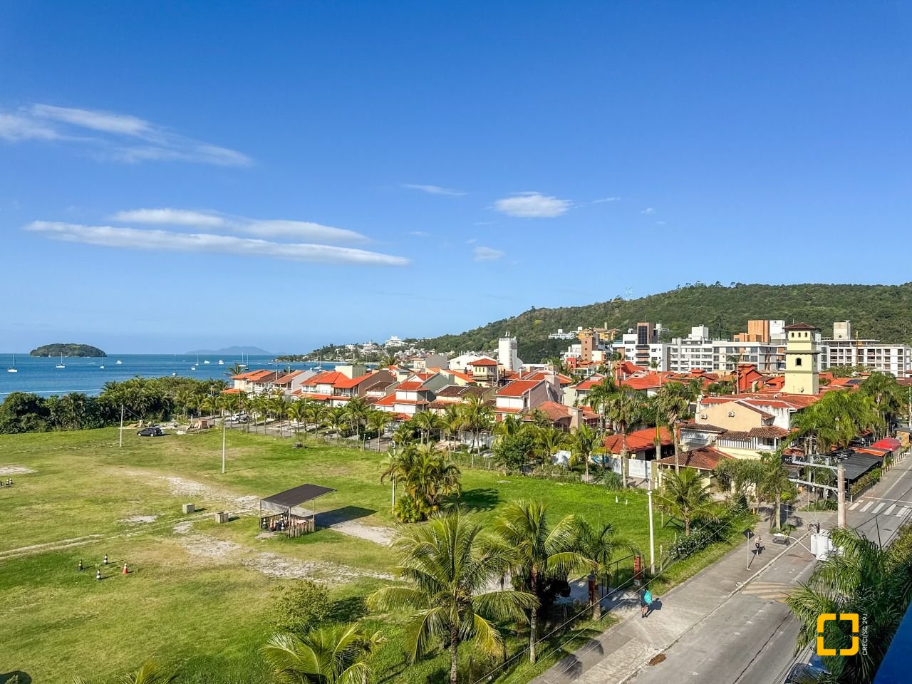 Apartamento com 236m², 3 quartos (sendo 3 suítes), 2 garagens, no bairro Jurerê em Florianópolis