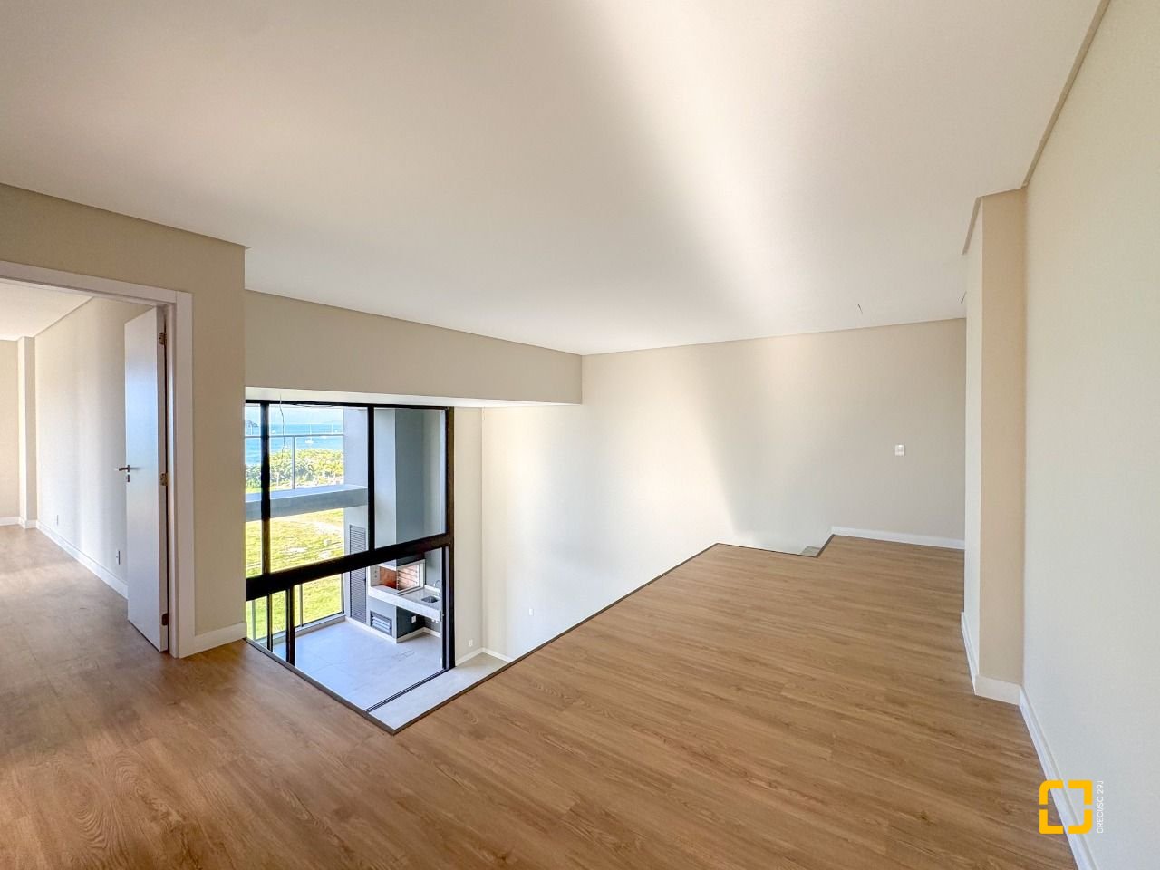 Apartamento com 236m², 3 quartos (sendo 3 suítes), 2 garagens, no bairro Jurerê em Florianópolis