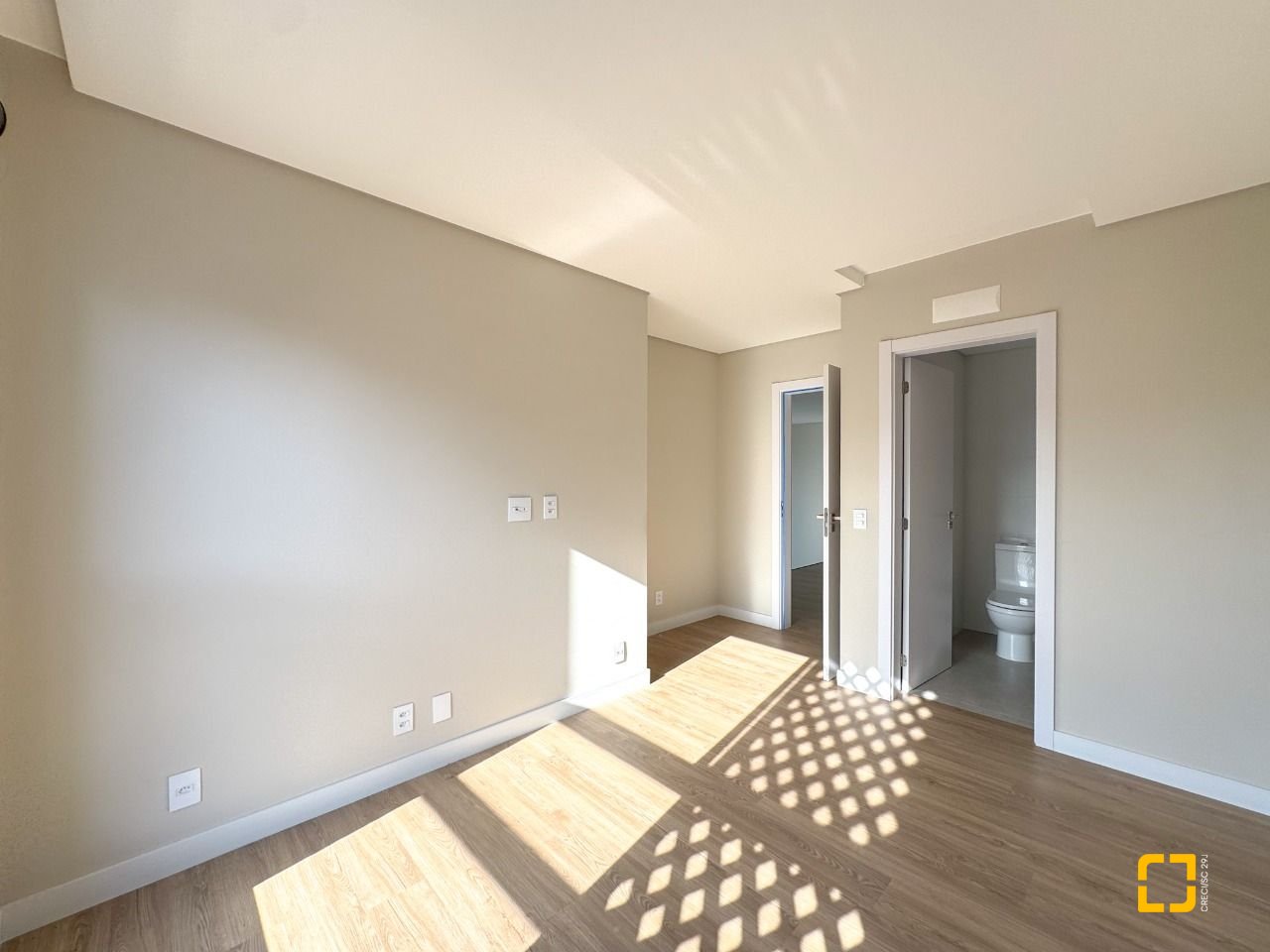 Apartamento com 236m², 3 quartos (sendo 3 suítes), 2 garagens, no bairro Jurerê em Florianópolis