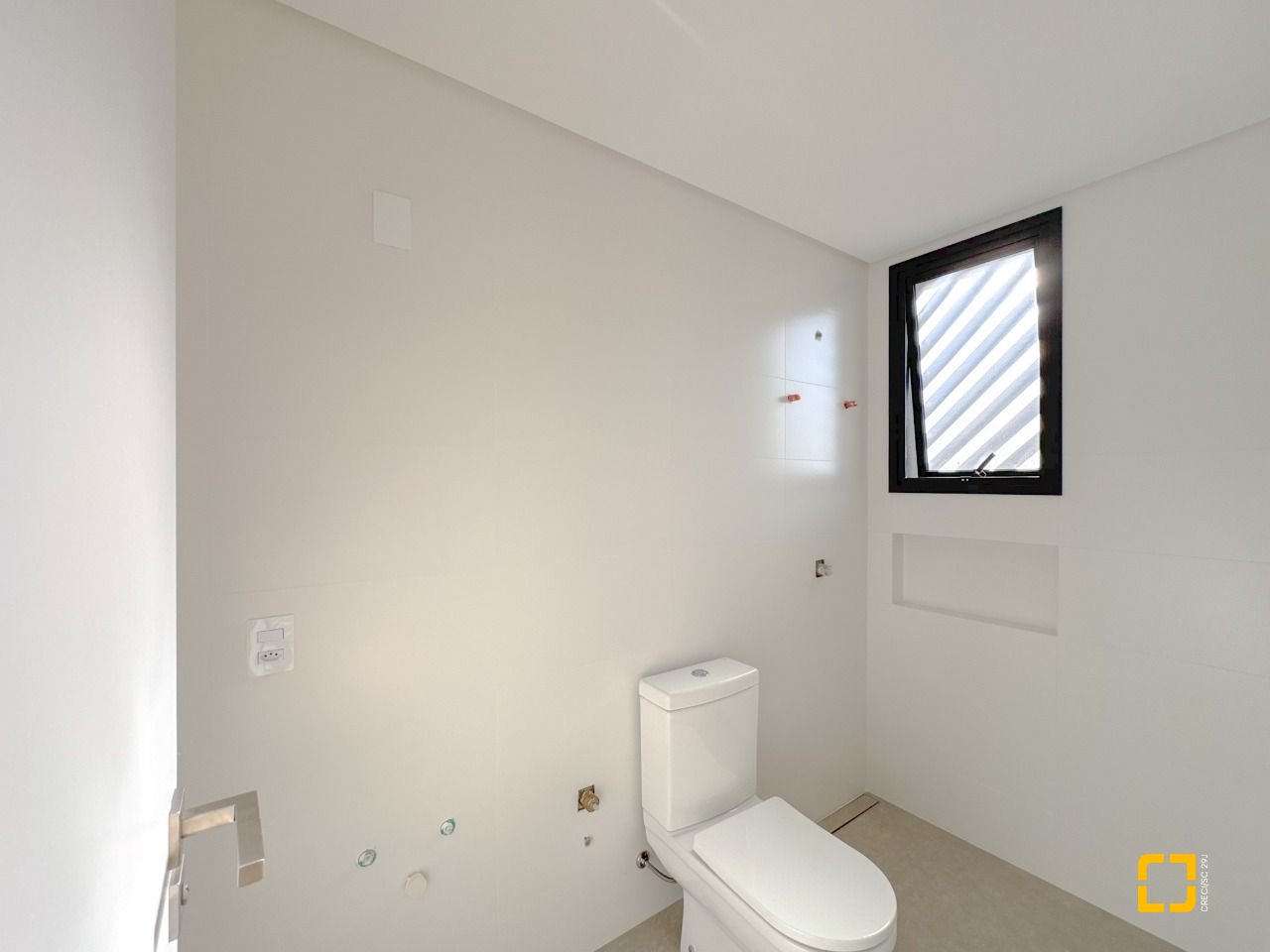 Apartamento com 236m², 3 quartos (sendo 3 suítes), 2 garagens, no bairro Jurerê em Florianópolis