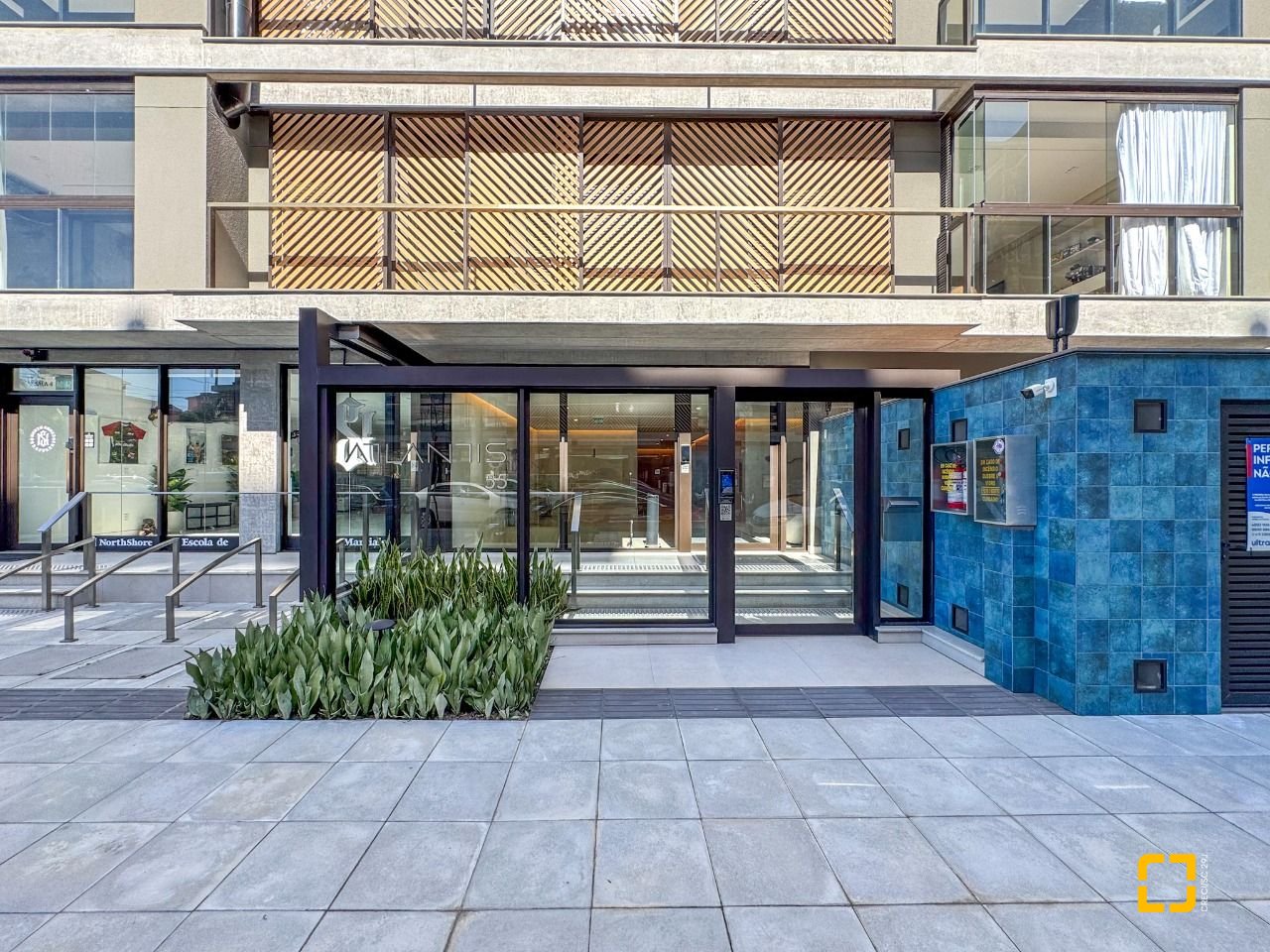 Apartamento com 236m², 3 quartos (sendo 3 suítes), 2 garagens, no bairro Jurerê em Florianópolis
