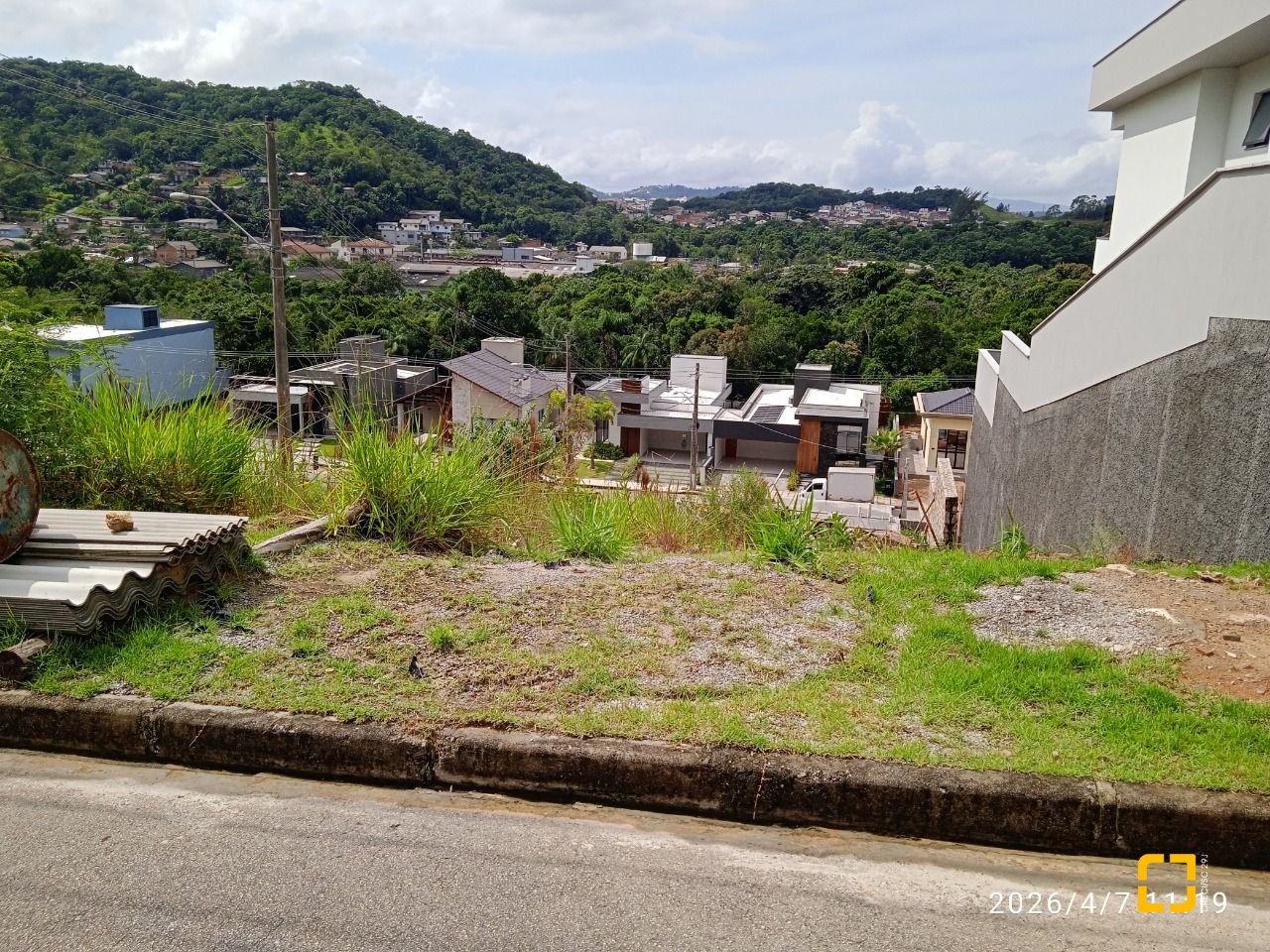 Terreno com 451m², no bairro Forquilhas em São José