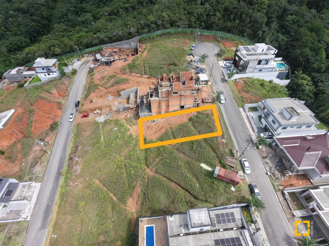 Terreno com 360m², no bairro Forquilhas em São José