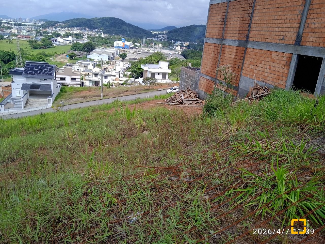 Terreno com 360m², no bairro Forquilhas em São José
