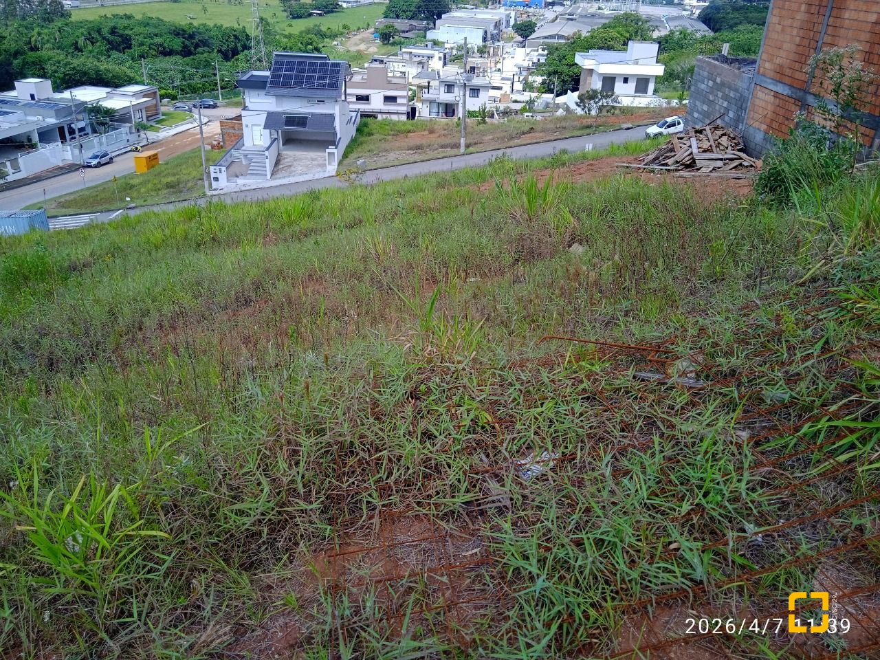 Terreno com 360m², no bairro Forquilhas em São José