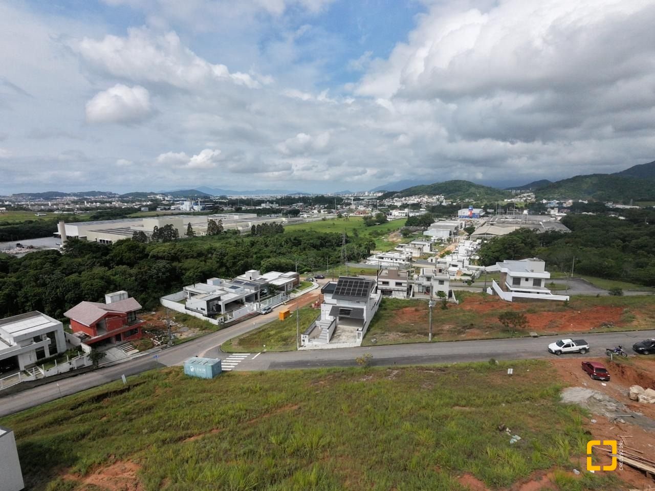 Terreno com 360m², no bairro Forquilhas em São José