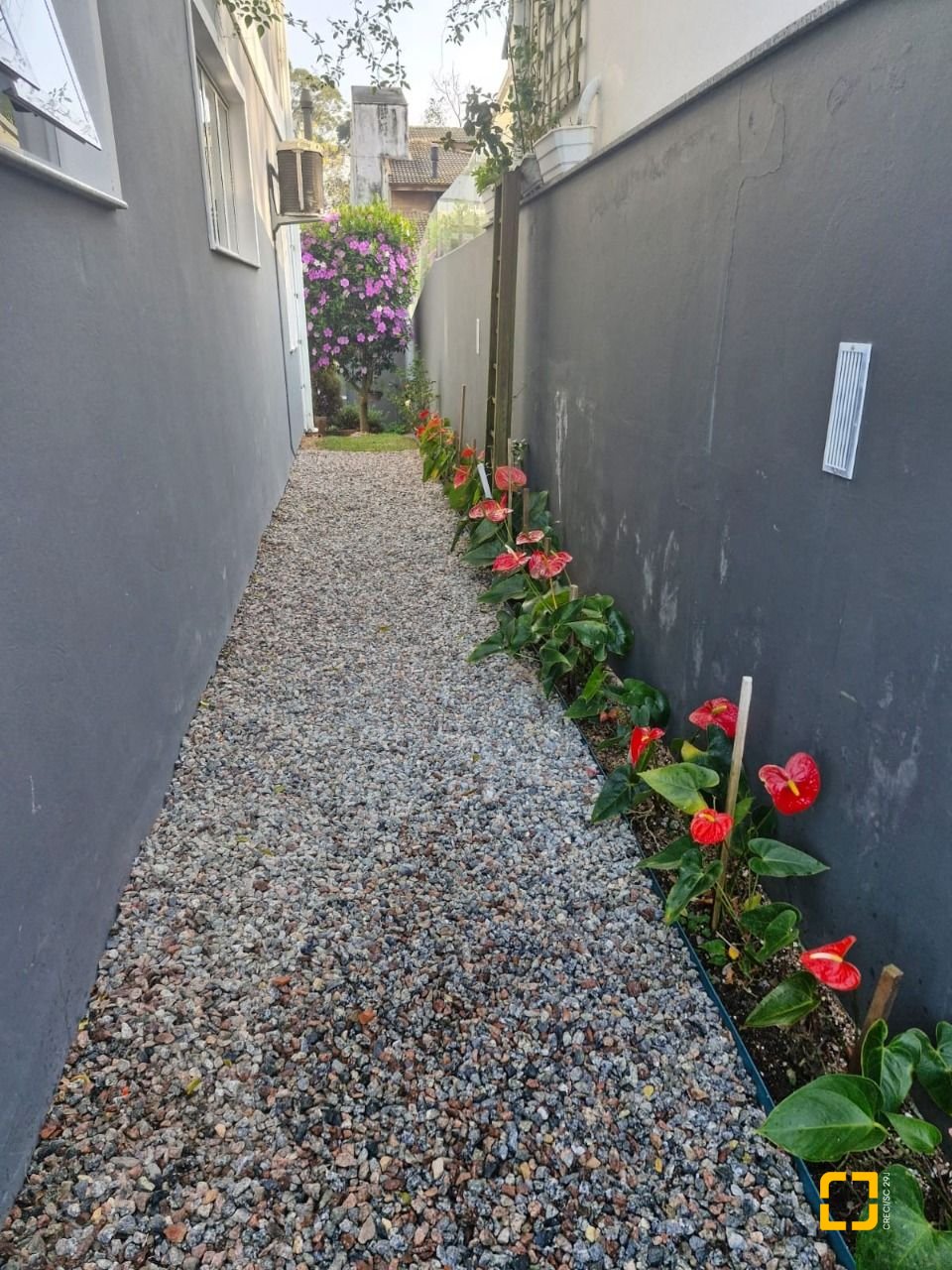 Casa com 240m², 5 quartos (sendo 1 suíte), 2 garagens, no bairro Santa Mônica em Florianópolis
