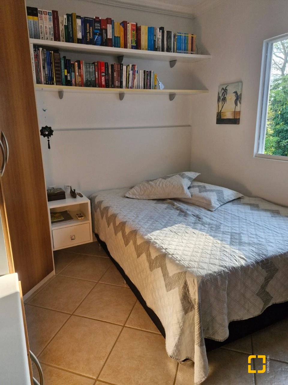 Casa com 240m², 5 quartos (sendo 1 suíte), 2 garagens, no bairro Santa Mônica em Florianópolis