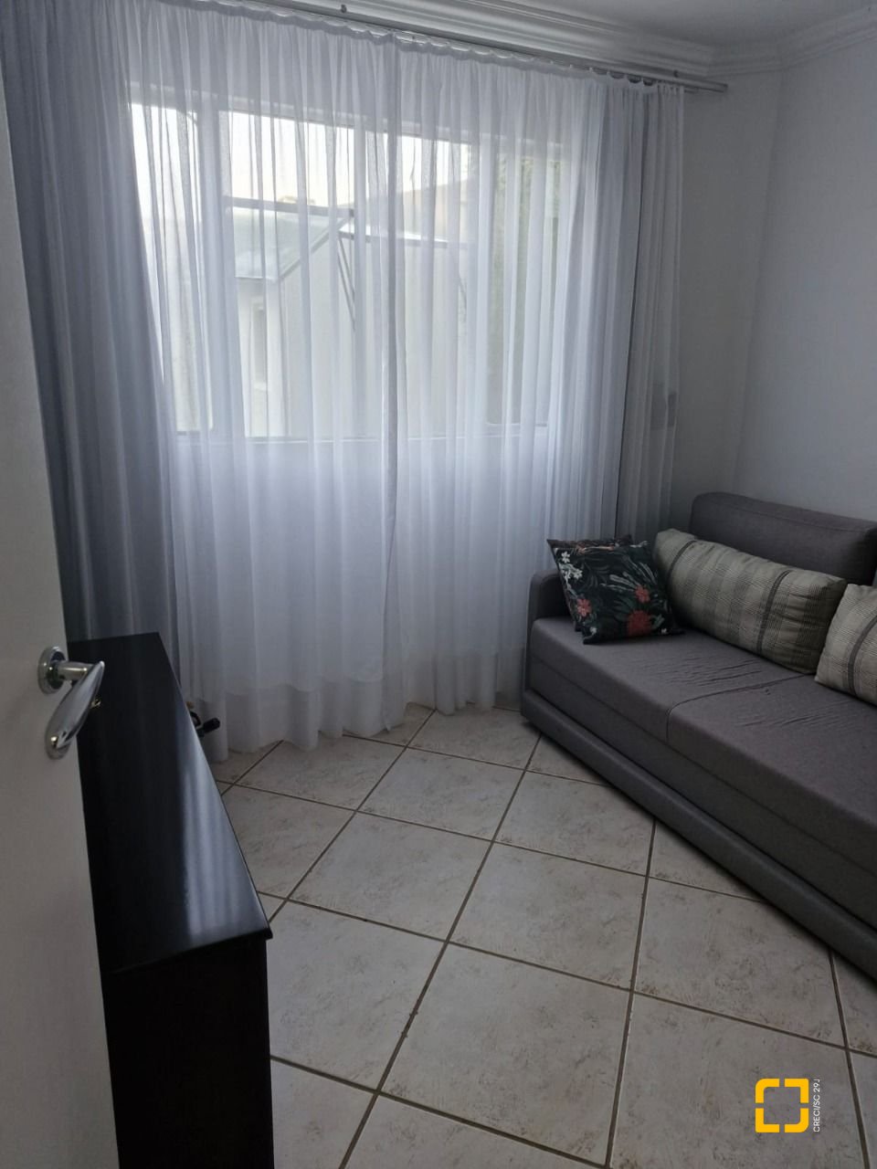 Casa com 240m², 5 quartos (sendo 1 suíte), 2 garagens, no bairro Santa Mônica em Florianópolis