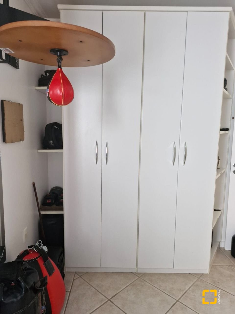 Casa com 240m², 5 quartos (sendo 1 suíte), 2 garagens, no bairro Santa Mônica em Florianópolis