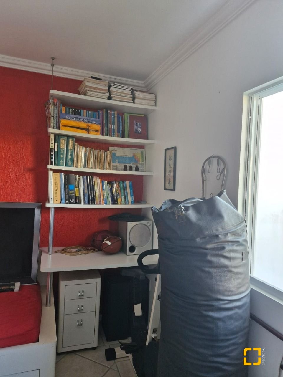 Casa com 240m², 5 quartos (sendo 1 suíte), 2 garagens, no bairro Santa Mônica em Florianópolis