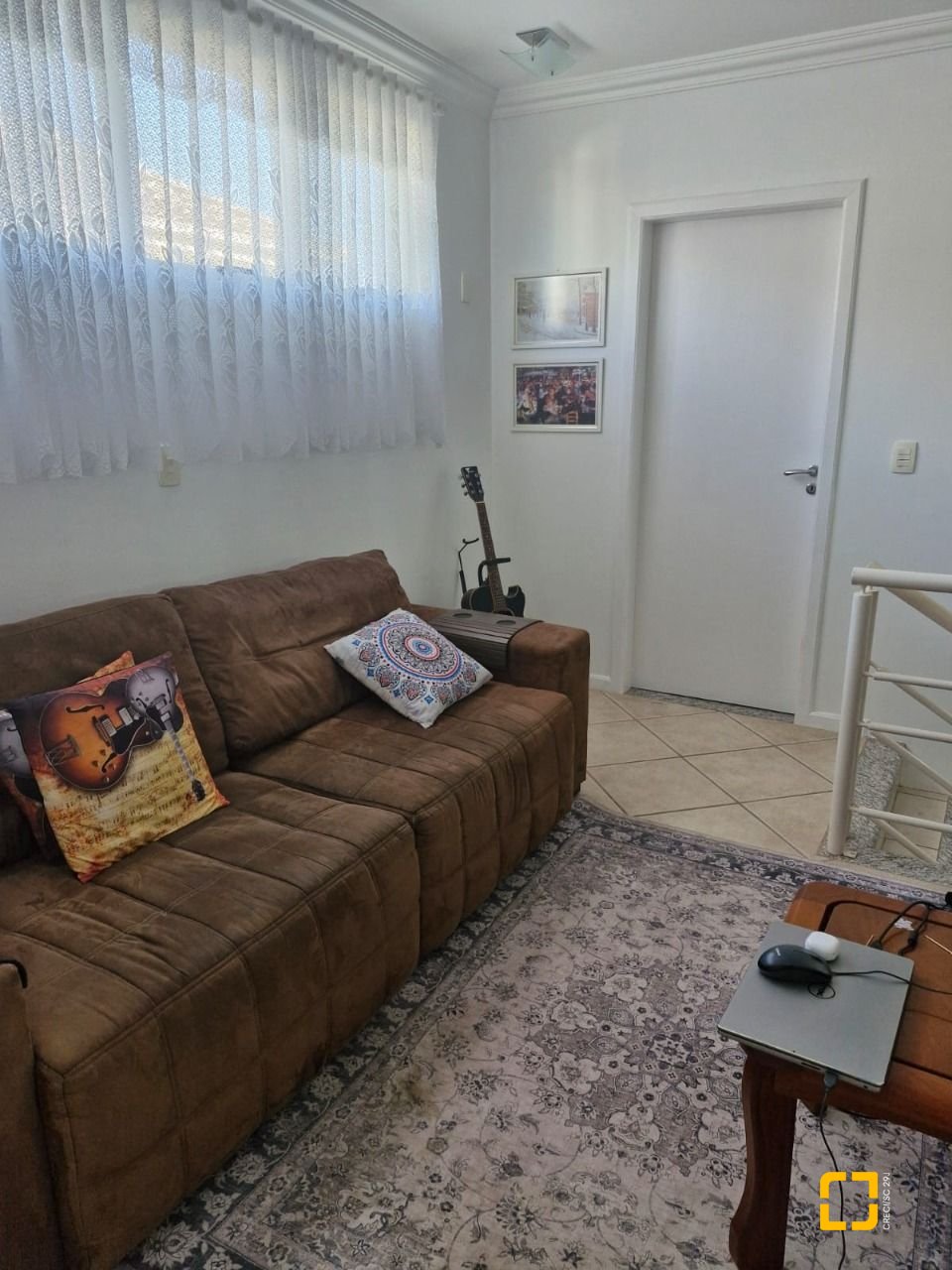 Casa com 240m², 5 quartos (sendo 1 suíte), 2 garagens, no bairro Santa Mônica em Florianópolis