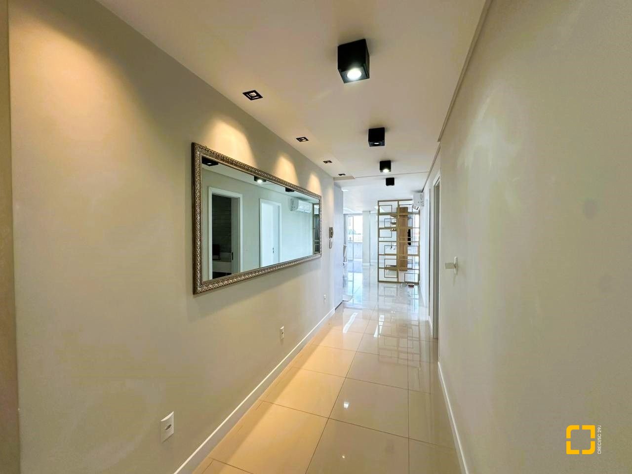 Cobertura com 367m², 3 quartos (sendo 3 suítes), 4 garagens, no bairro Estreito em Florianópolis