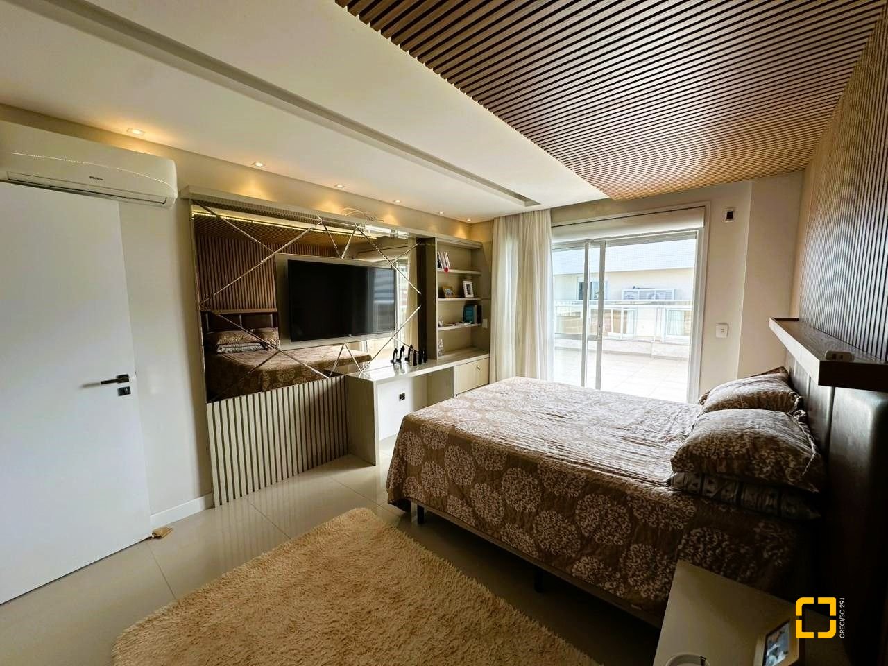 Cobertura com 367m², 3 quartos (sendo 3 suítes), 4 garagens, no bairro Estreito em Florianópolis