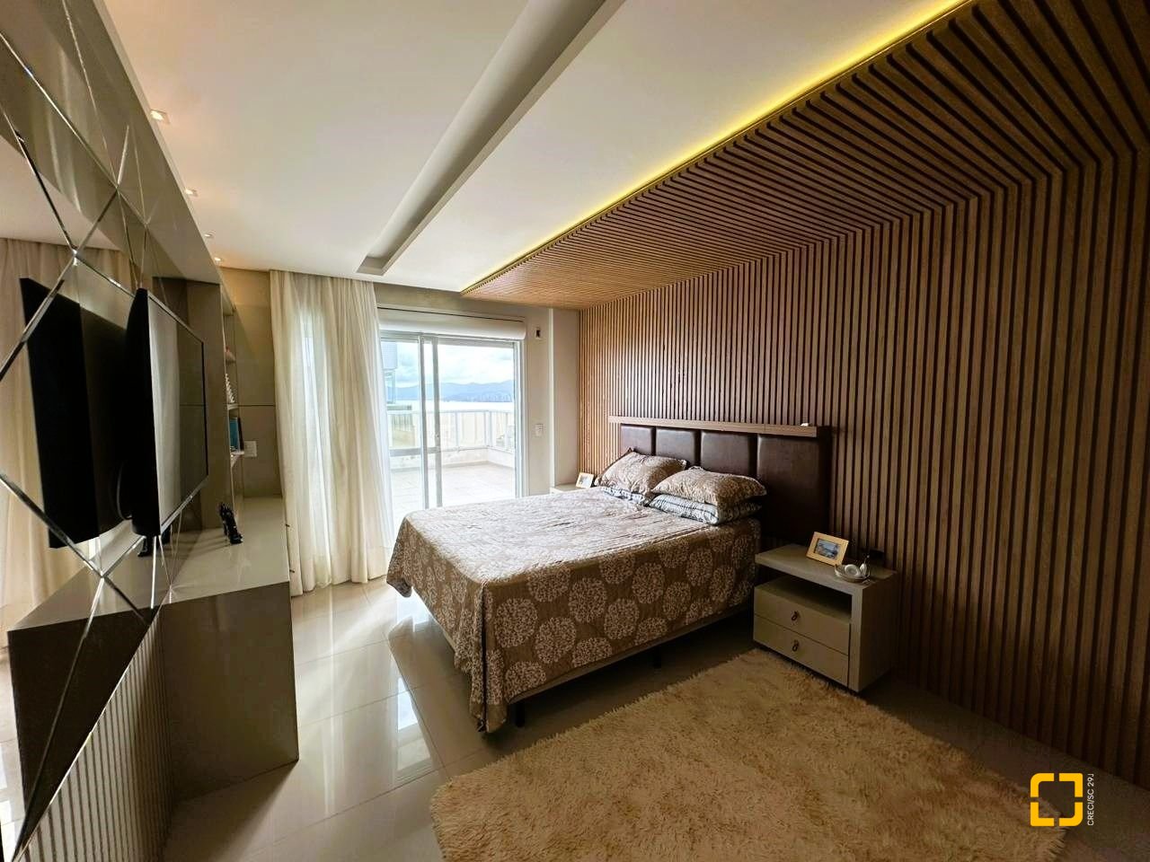 Cobertura com 367m², 3 quartos (sendo 3 suítes), 4 garagens, no bairro Estreito em Florianópolis