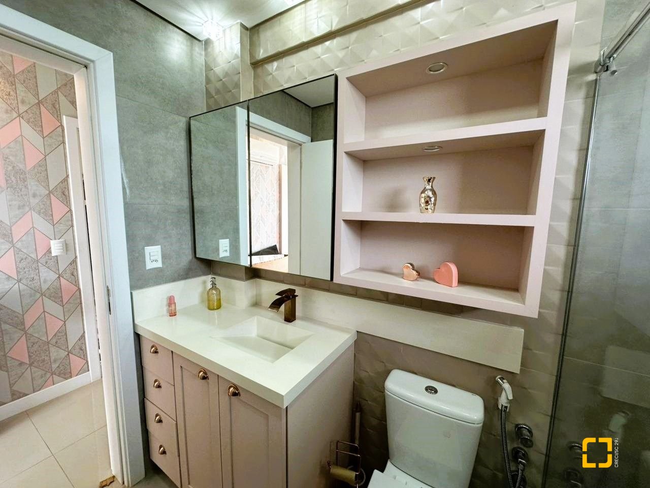 Cobertura com 367m², 3 quartos (sendo 3 suítes), 4 garagens, no bairro Estreito em Florianópolis