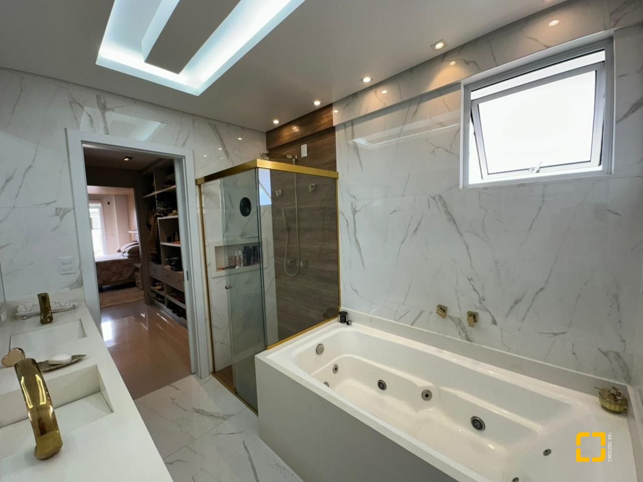 Cobertura com 367m², 3 quartos (sendo 3 suítes), 4 garagens, no bairro Estreito em Florianópolis
