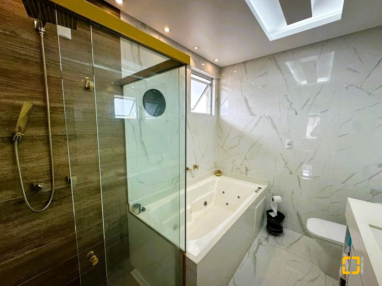 Cobertura com 367m², 3 quartos (sendo 3 suítes), 4 garagens, no bairro Estreito em Florianópolis