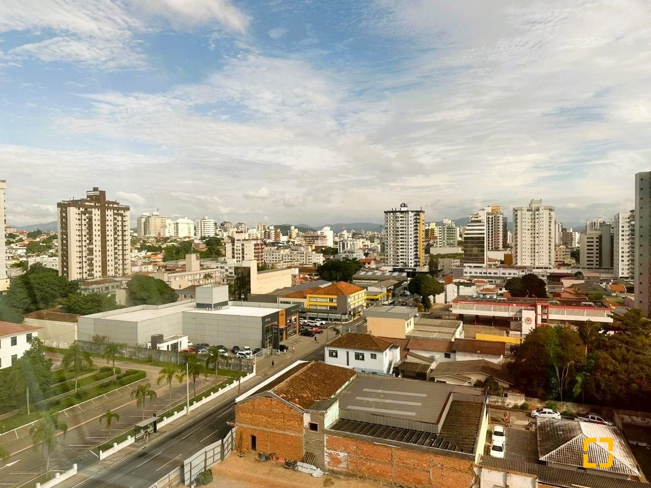 Cobertura com 367m², 3 quartos (sendo 3 suítes), 4 garagens, no bairro Estreito em Florianópolis