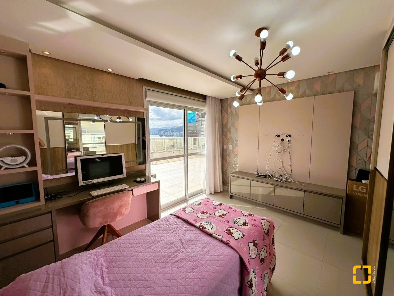 Cobertura com 367m², 3 quartos (sendo 3 suítes), 4 garagens, no bairro Estreito em Florianópolis