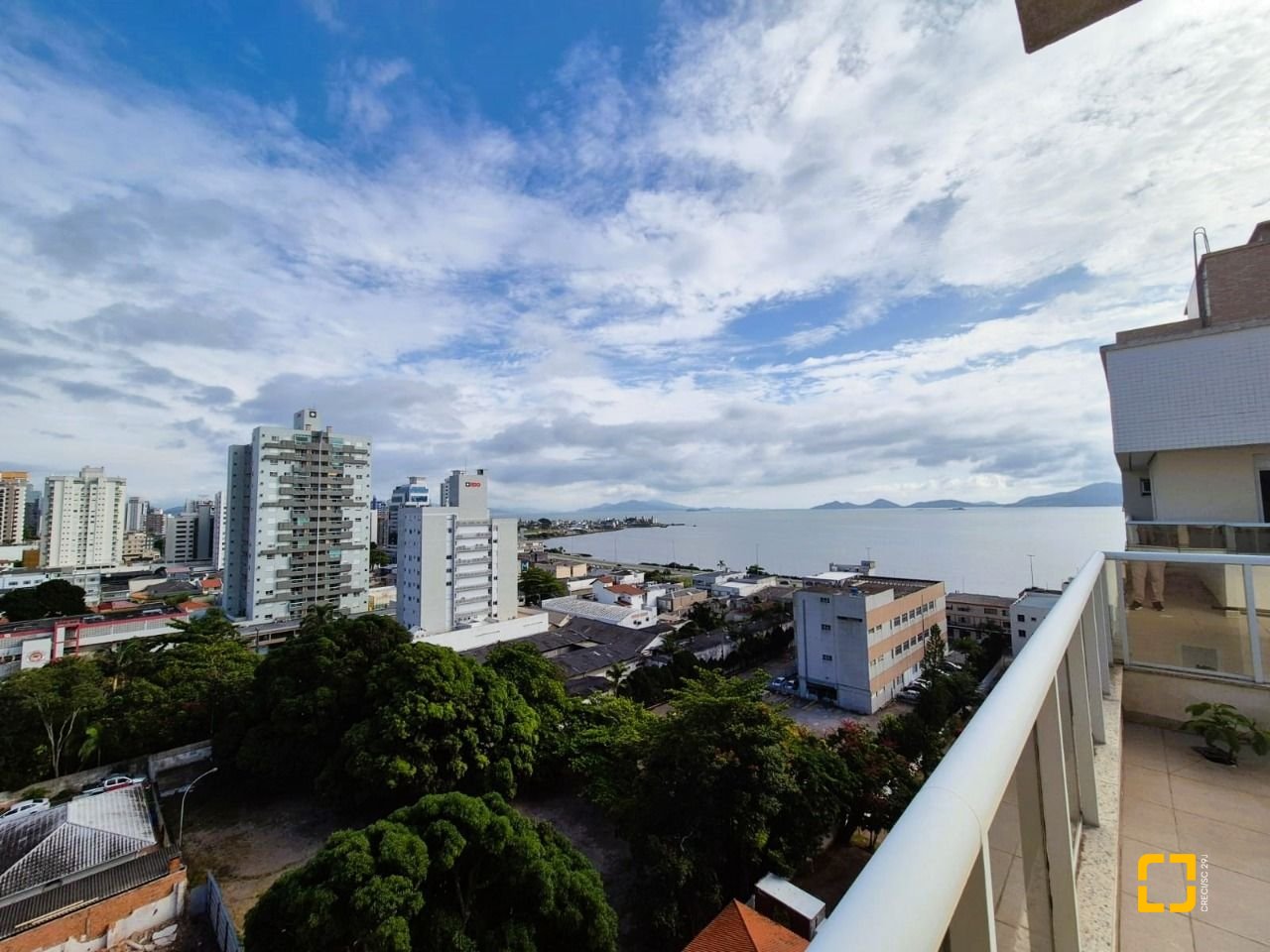 Cobertura com 367m², 3 quartos (sendo 3 suítes), 4 garagens, no bairro Estreito em Florianópolis