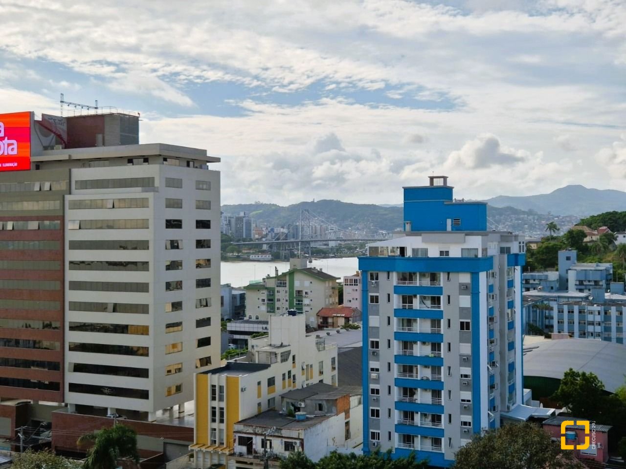 Cobertura com 367m², 3 quartos (sendo 3 suítes), 4 garagens, no bairro Estreito em Florianópolis