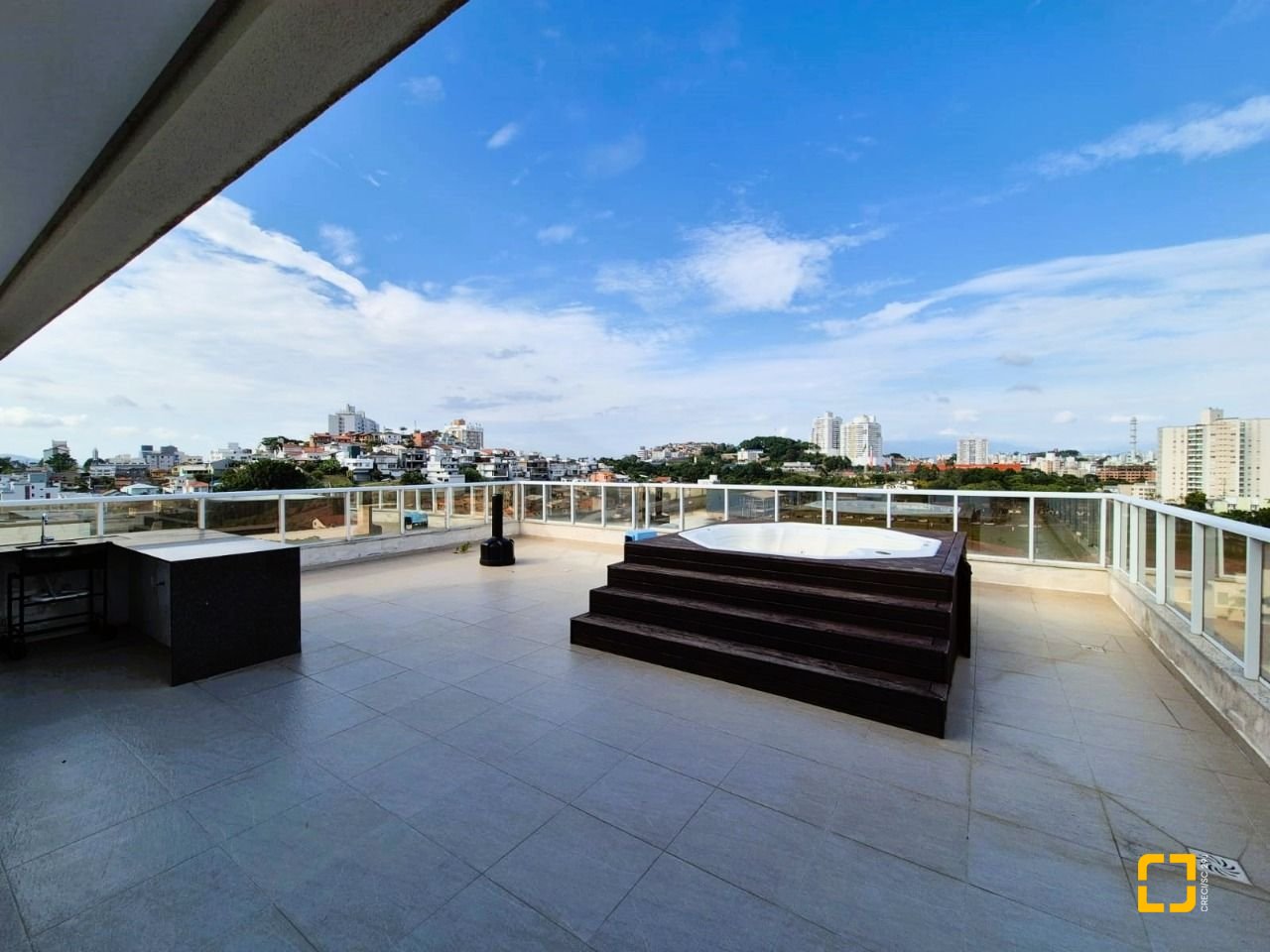Cobertura com 367m², 3 quartos (sendo 3 suítes), 4 garagens, no bairro Estreito em Florianópolis