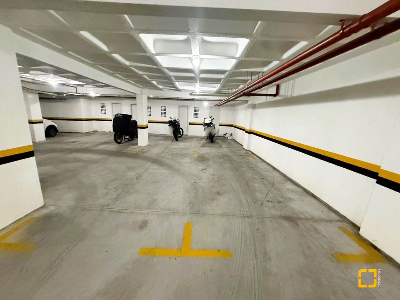 Cobertura com 367m², 3 quartos (sendo 3 suítes), 4 garagens, no bairro Estreito em Florianópolis
