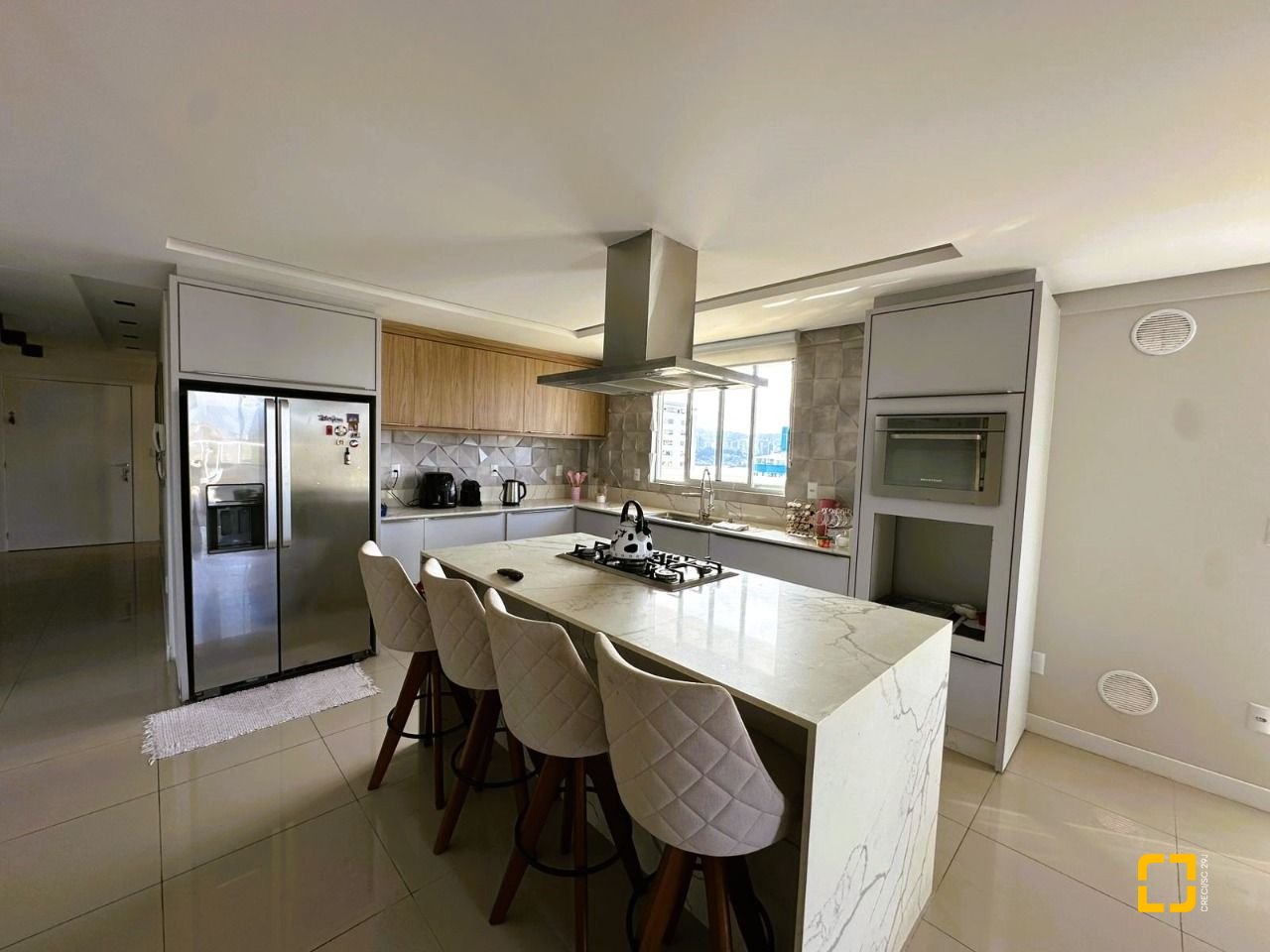 Cobertura com 367m², 3 quartos (sendo 3 suítes), 4 garagens, no bairro Estreito em Florianópolis