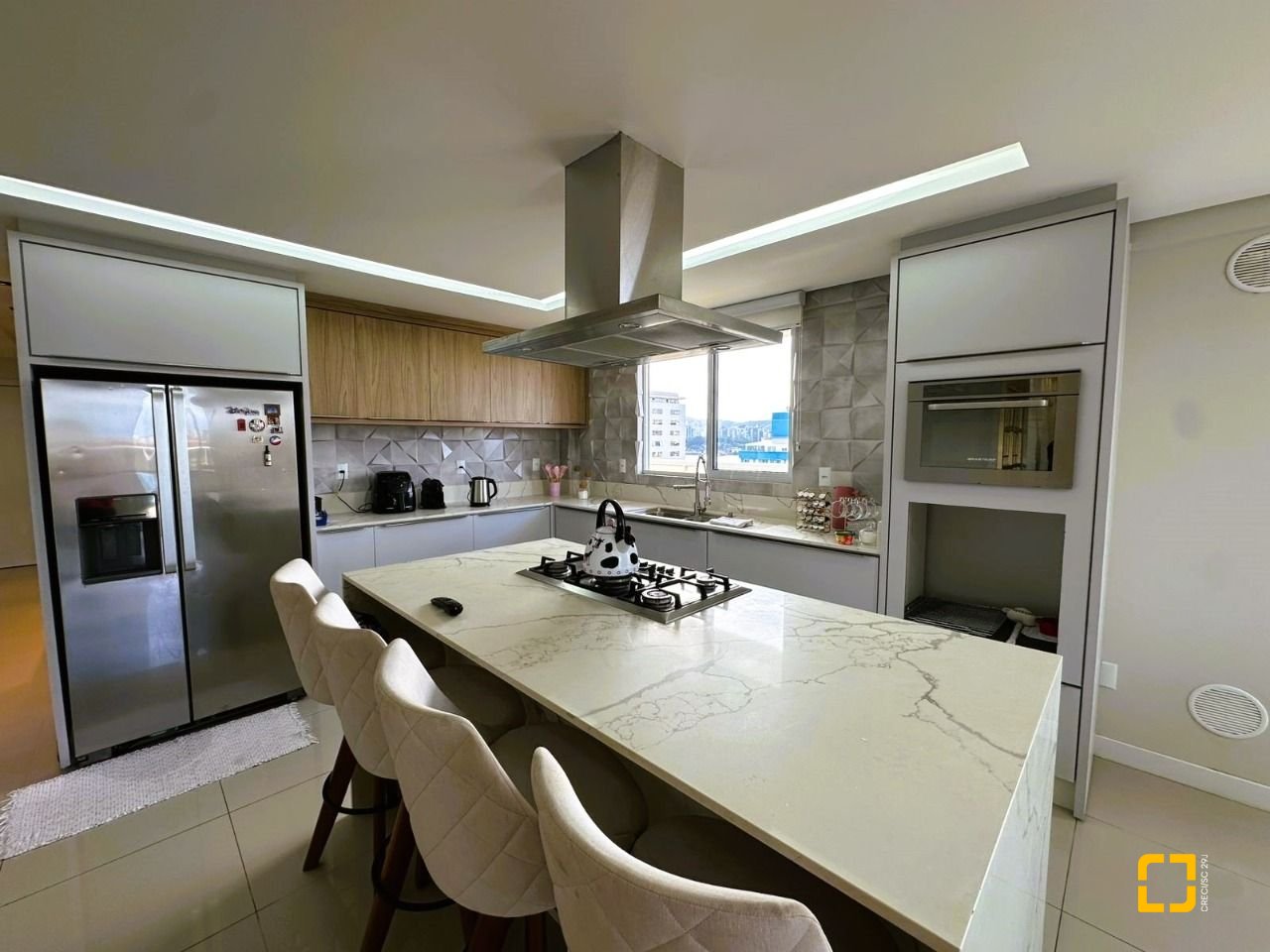 Cobertura com 367m², 3 quartos (sendo 3 suítes), 4 garagens, no bairro Estreito em Florianópolis